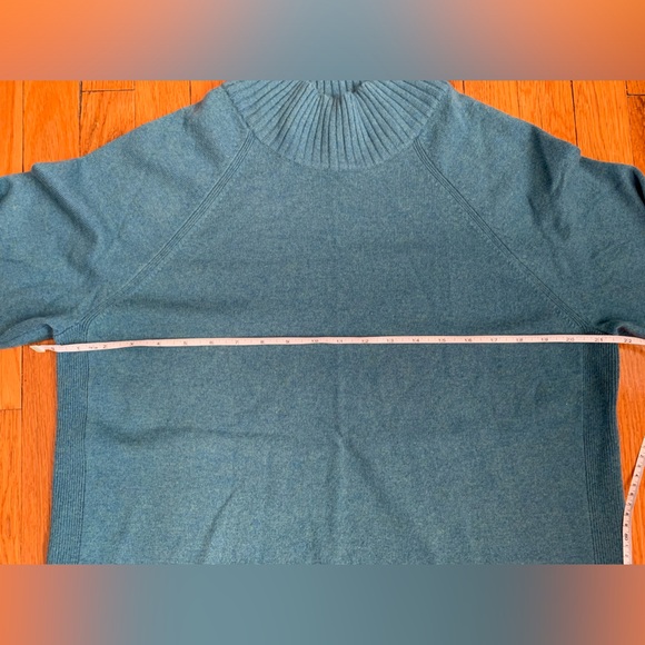L.L. Bean women’s classic cashmere sweater relaxed mock neck size L - Picture 4 of 11